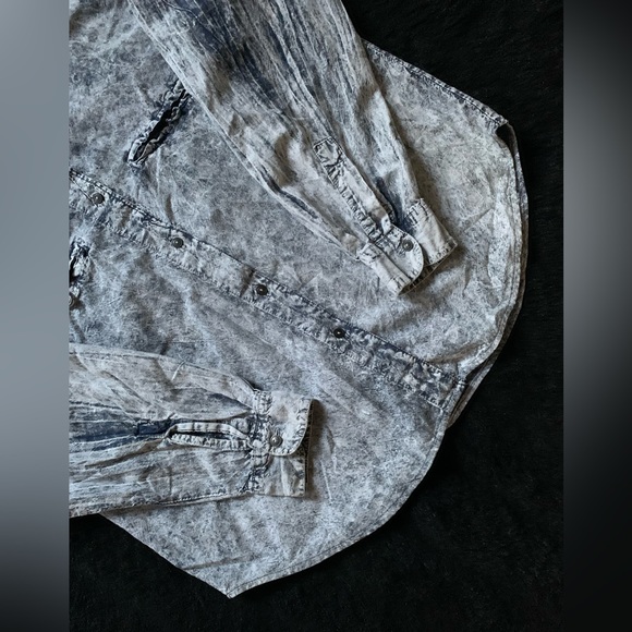 design Vintage 90’s Blue Semi-Distressed Long Sleeve Button-Up Shirt L PreOwned - Picture 2 of 15